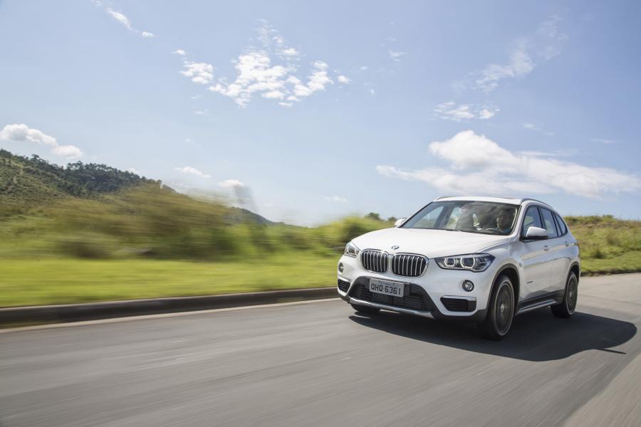 BMW X1 sDrive20i xLine 2016 года  (LA) (фото 14 из 18)